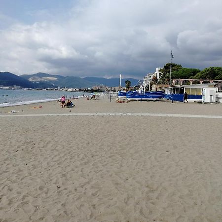 Music & Beach Apartamento Savona Exterior foto