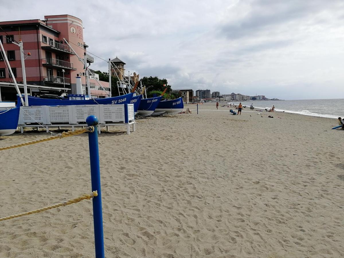 Music & Beach Apartamento Savona Exterior foto